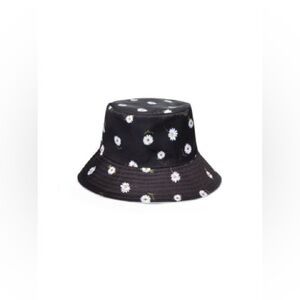 Alice + Olivia X FABFITFUN REVERSIBLE BUCKET HAT
